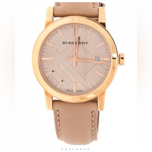 Burberry
Burberry Tan Rose Gold Plated Stainless Steel Nude. Preowned - Picture 2 of 8